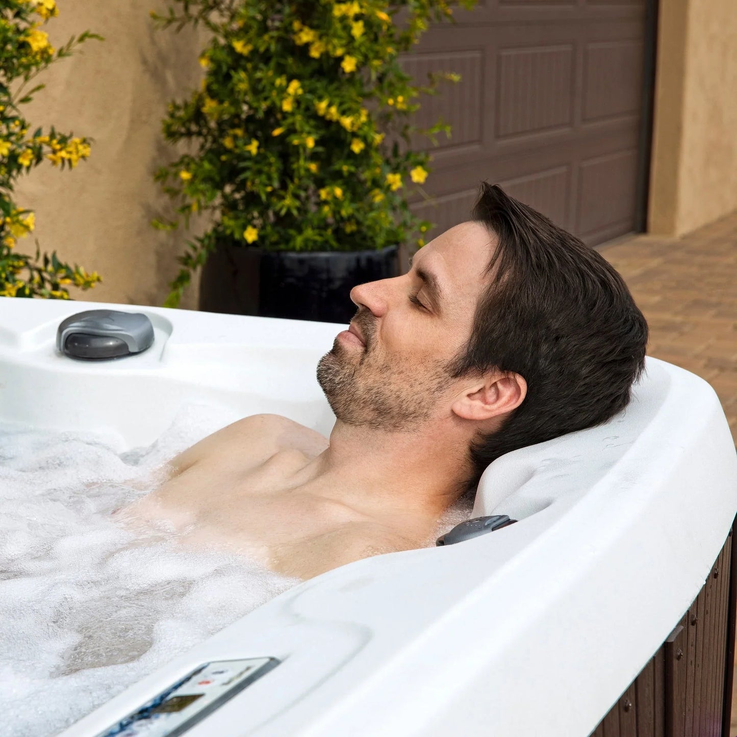 Lifesmart LS600DX 7-Person 65-Jet 230v Spa with 14-Jet Nozzle Turbo Blaster