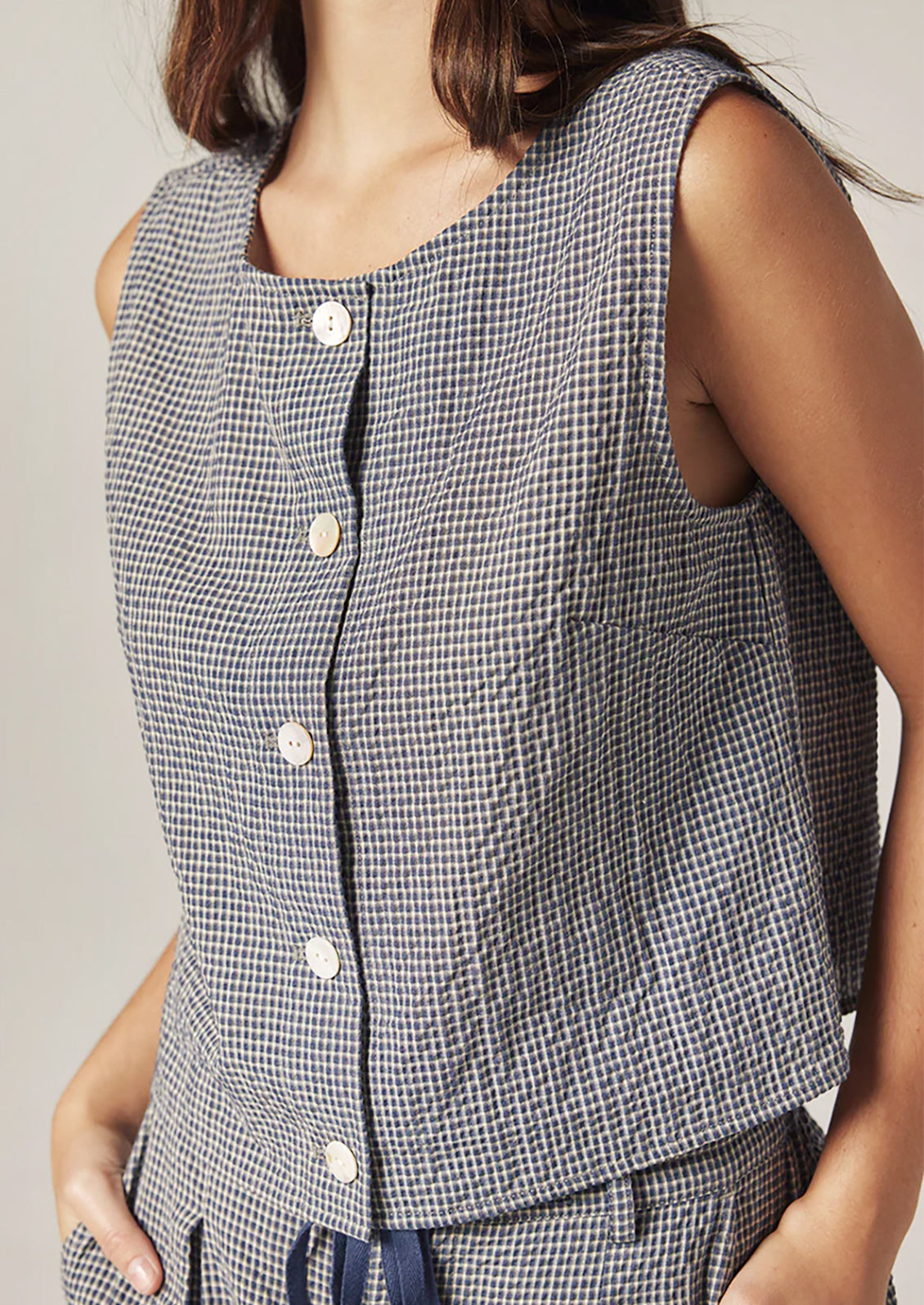 Minimalist gray-toned versatile cotton top