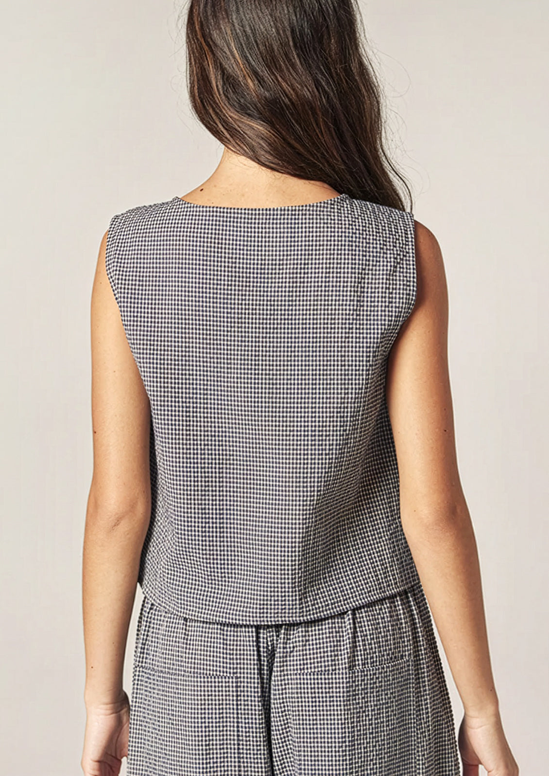 Minimalist gray-toned versatile cotton top