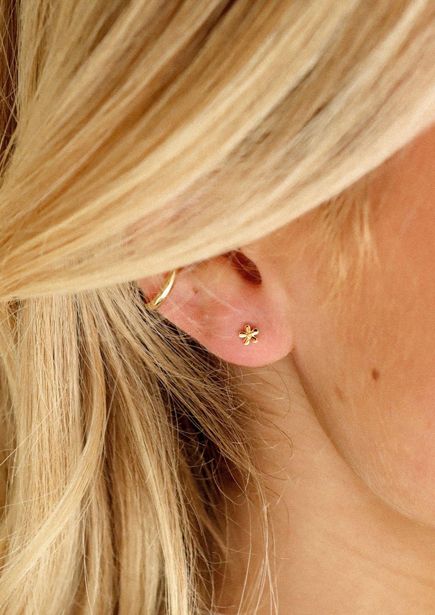 16K Gold-Plated Classic Elegant Simple Earrings