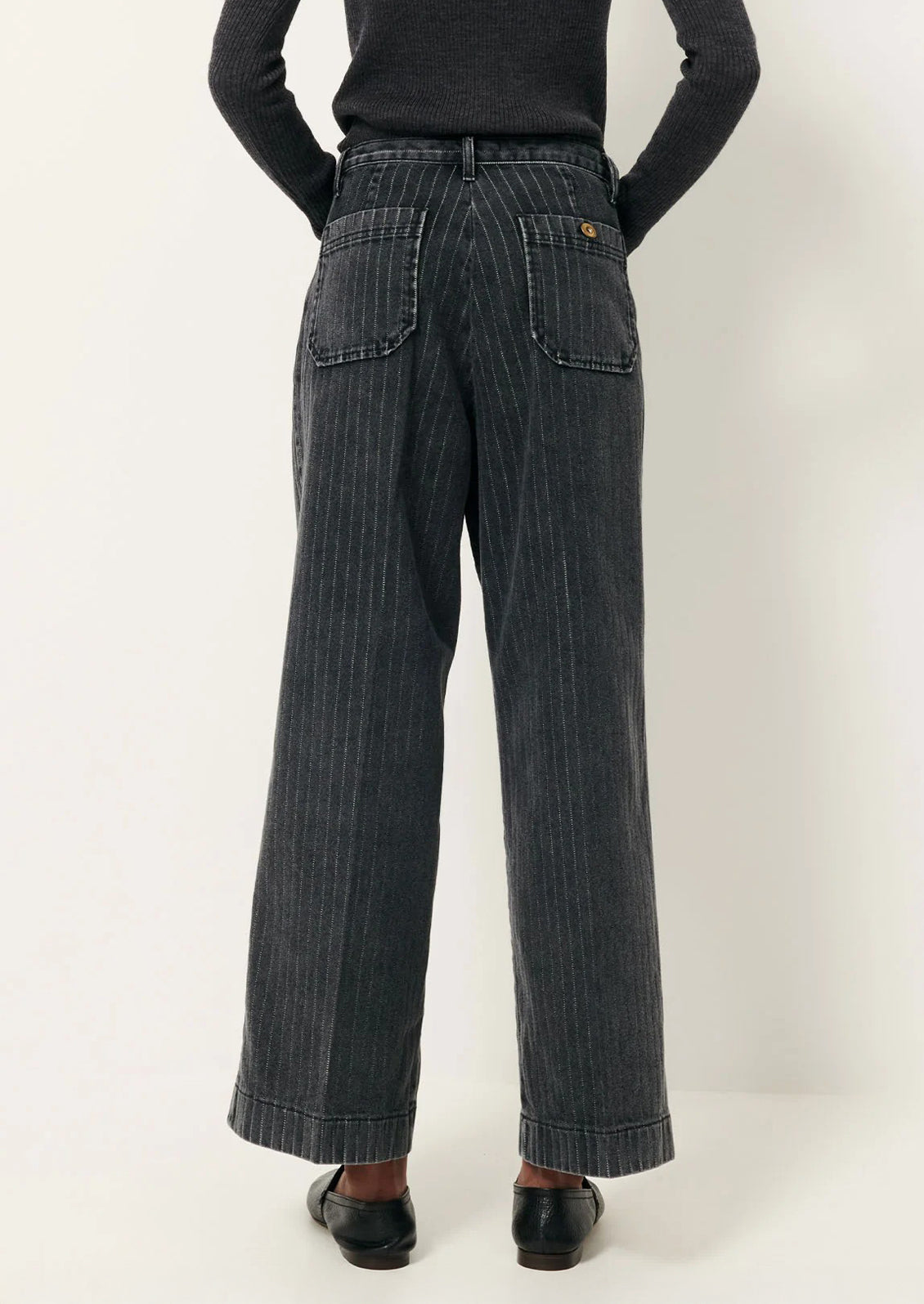 Comfortable trousers made of pure cotton breathable fabric