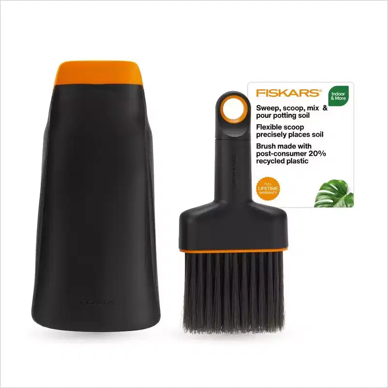 Fiskars 2pc Scoop and Brush Garden Tool Set Black