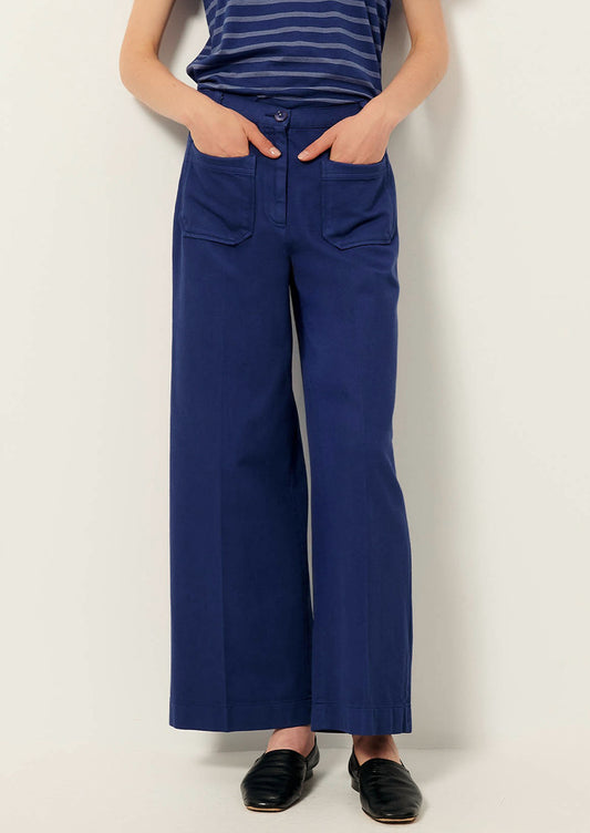 Comfortable trousers made of pure cotton breathable fabric